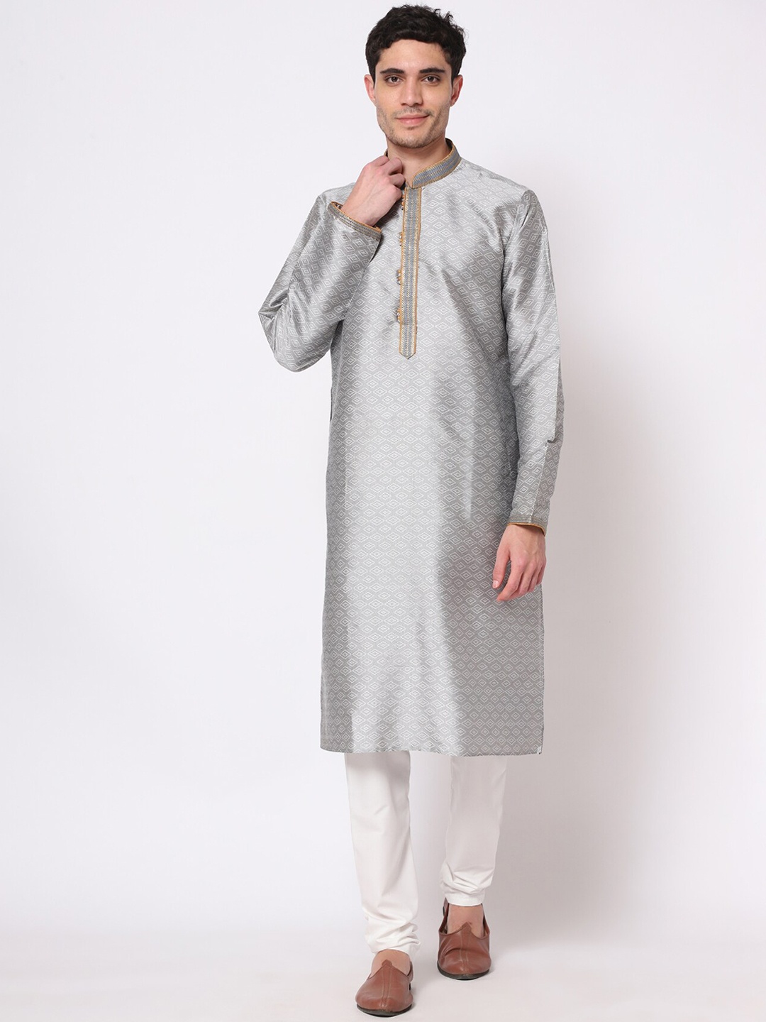 

GoStyle Men Grey Thread Work Pure Cotton Kurta with Churidar