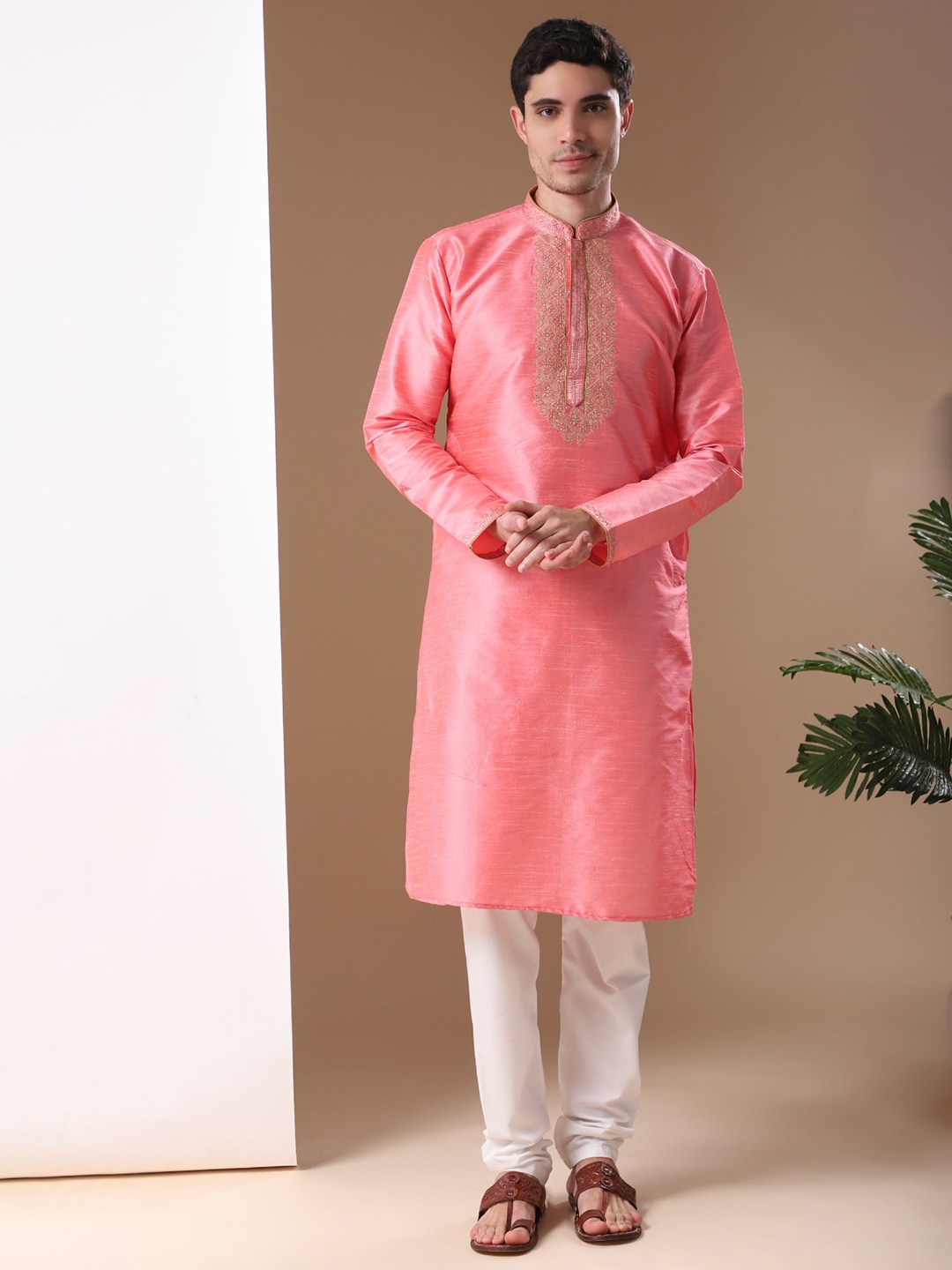 

GoStyle Men Pink Thread Work Pure Cotton Kurta with Pyjamas