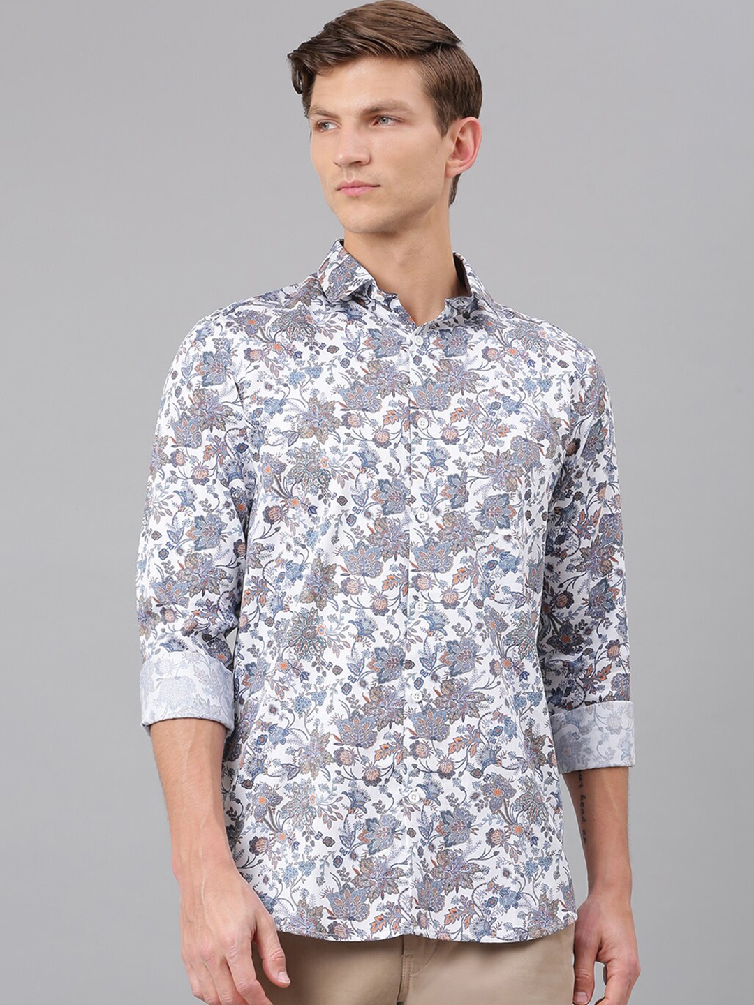 

Thomas Scott Men White Floral Printed Pure Cotton Casual Shirt
