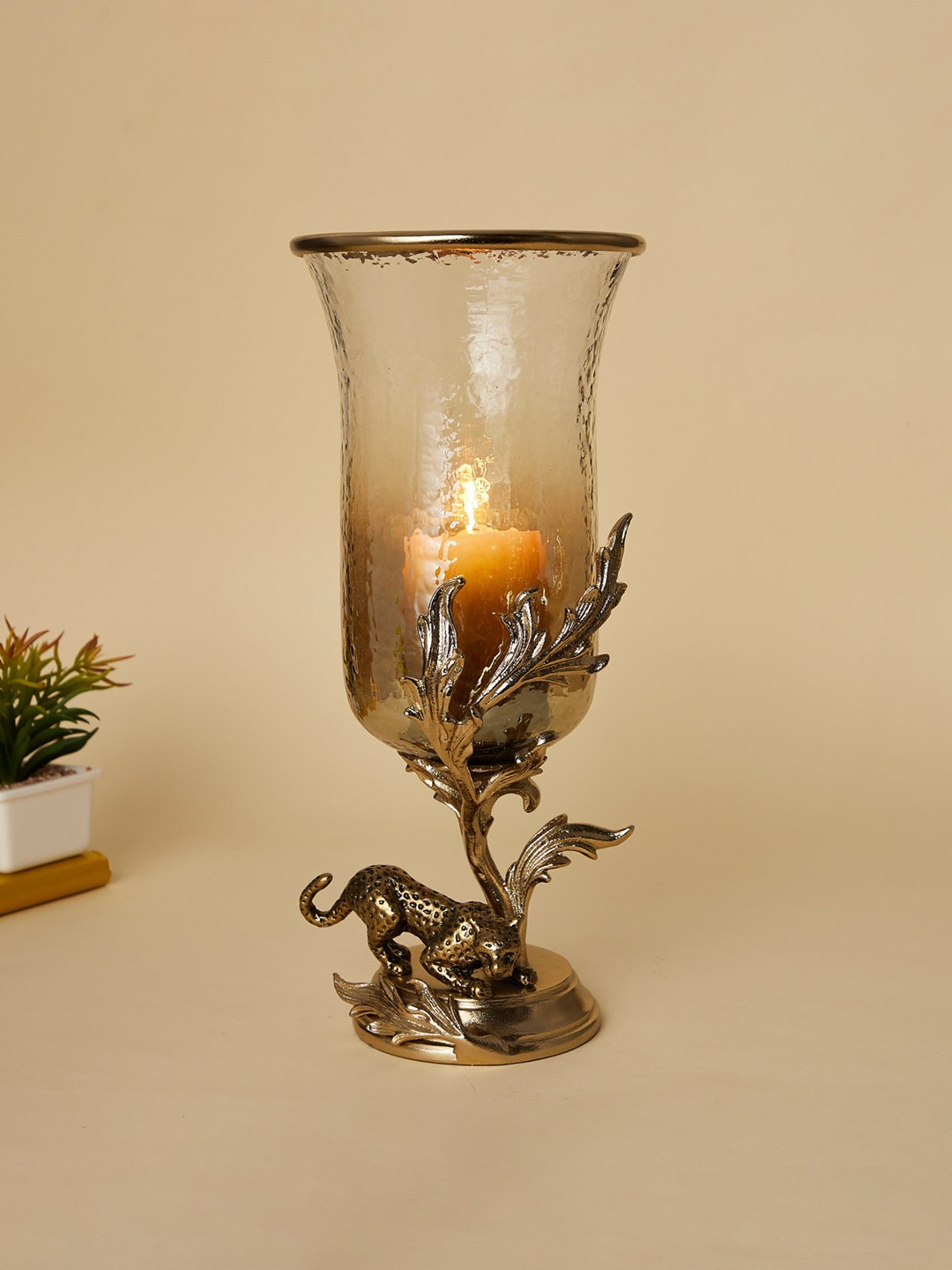 

Home Centre Gold Textured Leopard Glass Vase