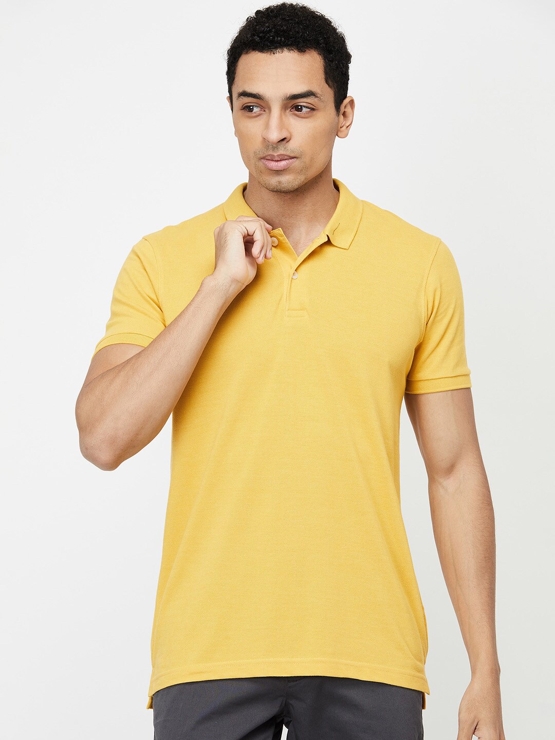 

max Men Mustard Yellow Polo Collar T-shirt