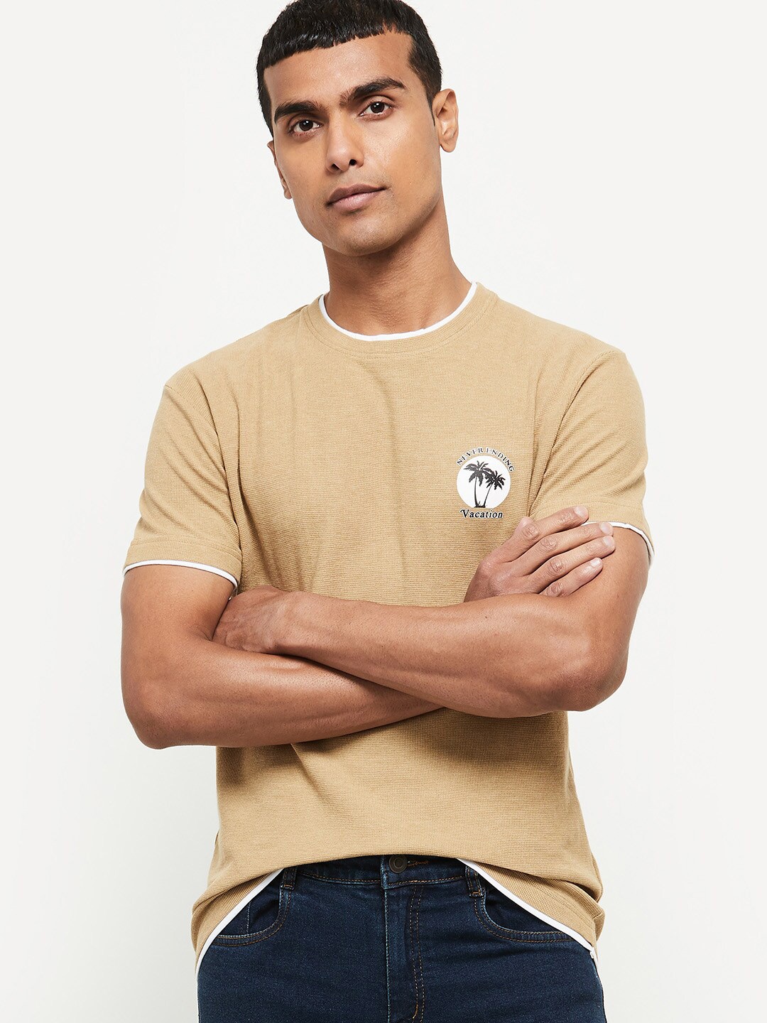 

max Men Beige Solid T-shirt