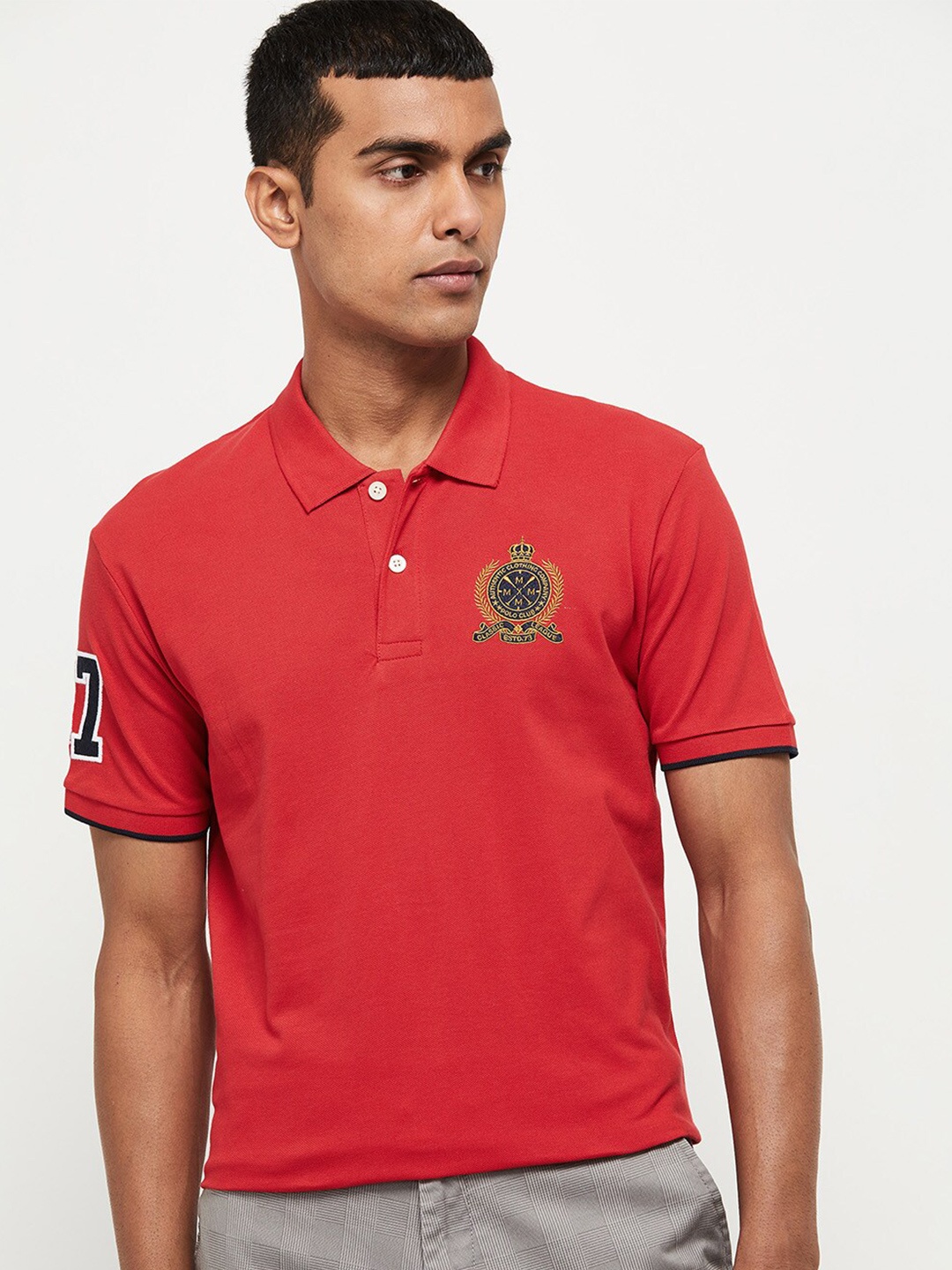 

max Men Red Polo Collar T-shirt