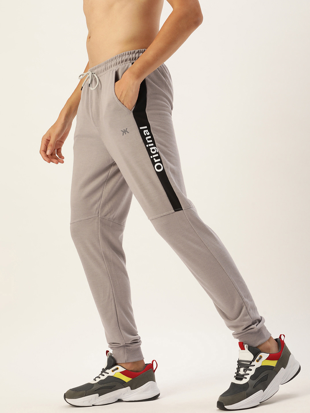 

Kook N Keech Men Grey Printed Regular Fit Joggers