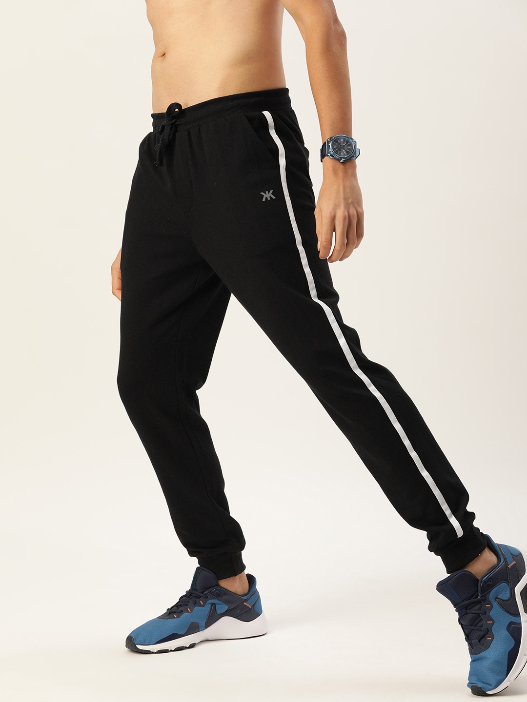 

Kook N Keech Men Black Solid Regular Fit Joggers