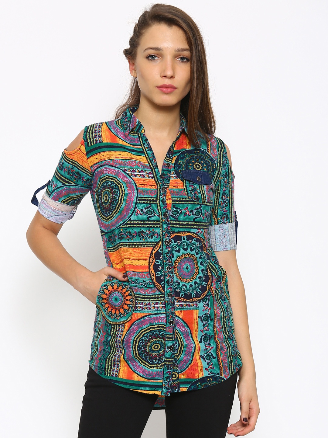 

Deal Jeans Women Green Regular Fit Printed Casual Shirt