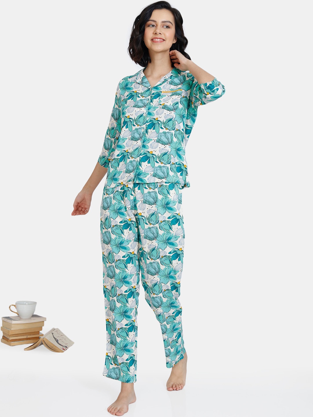 

Zivame Women Green & White Printed Night Suit