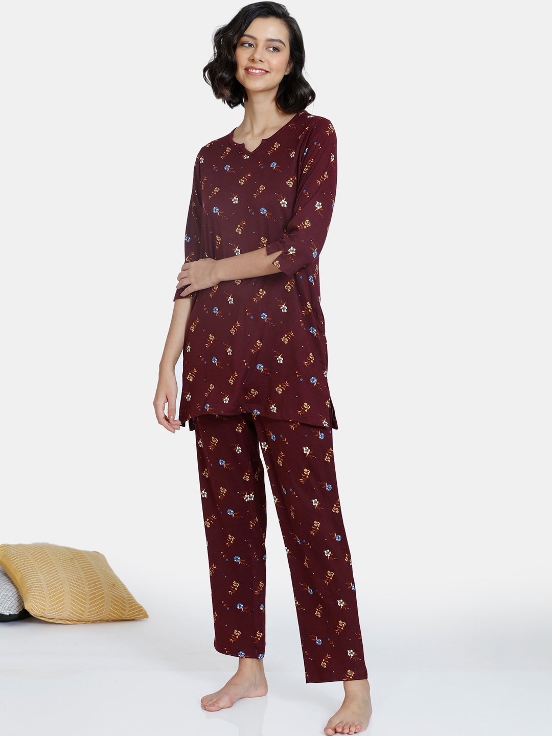

Zivame Women Maroon & Blue Printed Night suit
