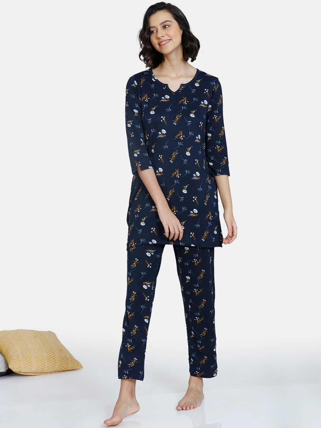 

Zivame Women Green & White Printed Night suit