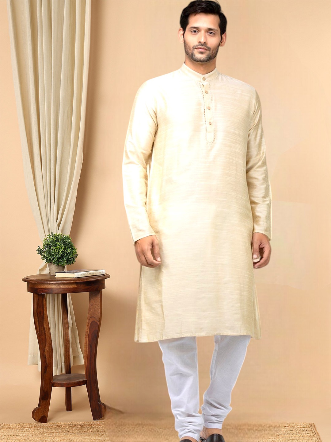 

TATTVA Men Cream-Coloured Solid Kurta