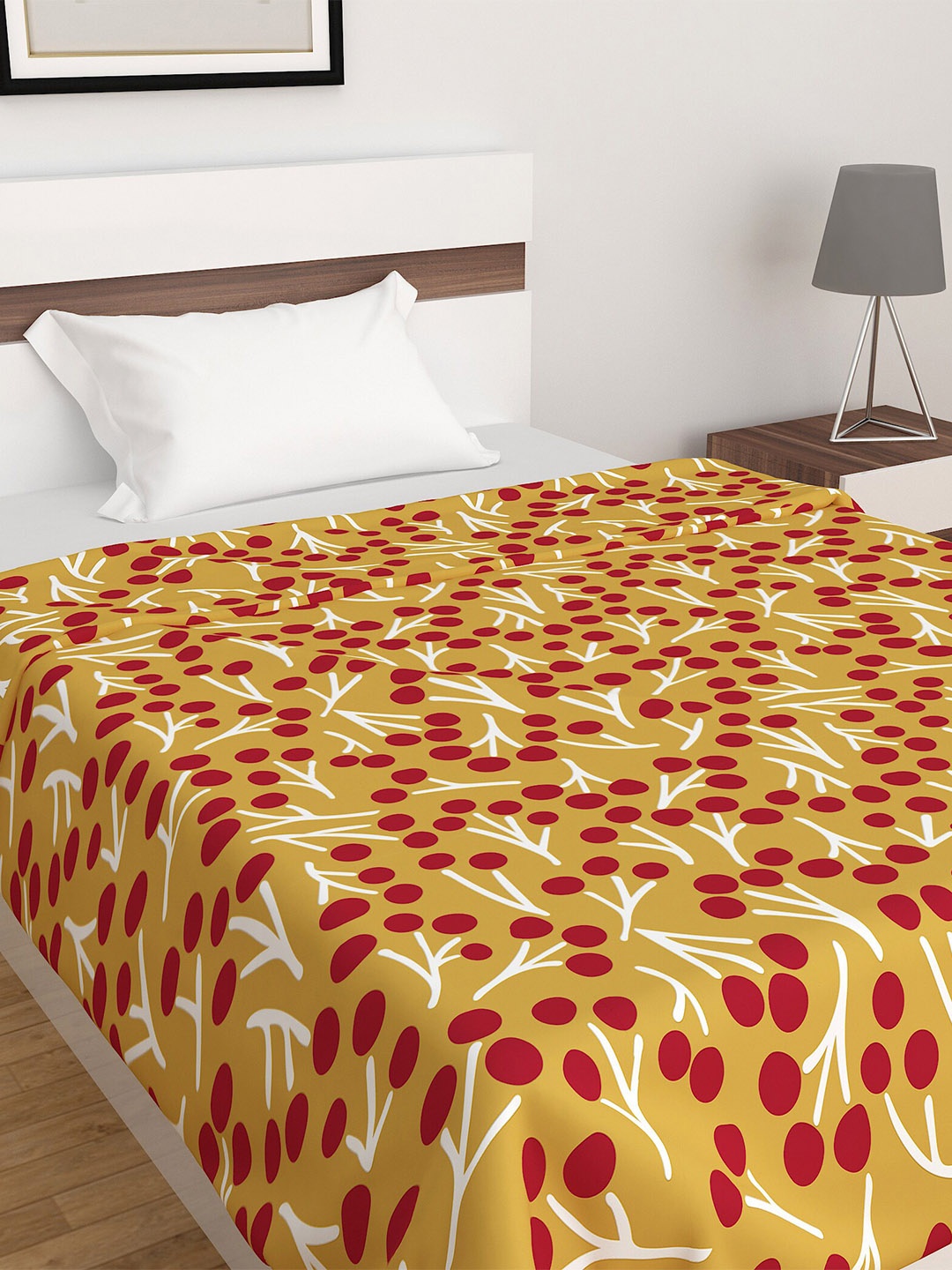 

Home Centre Mustard & Red Mild Winter 210 GSM Floral Double Bed Comforter