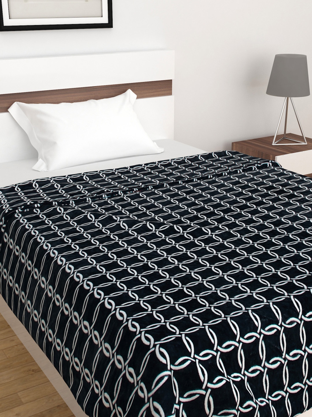 

Home Centre Blue & White Mild Winter 210 GSM Single Bed Comforter