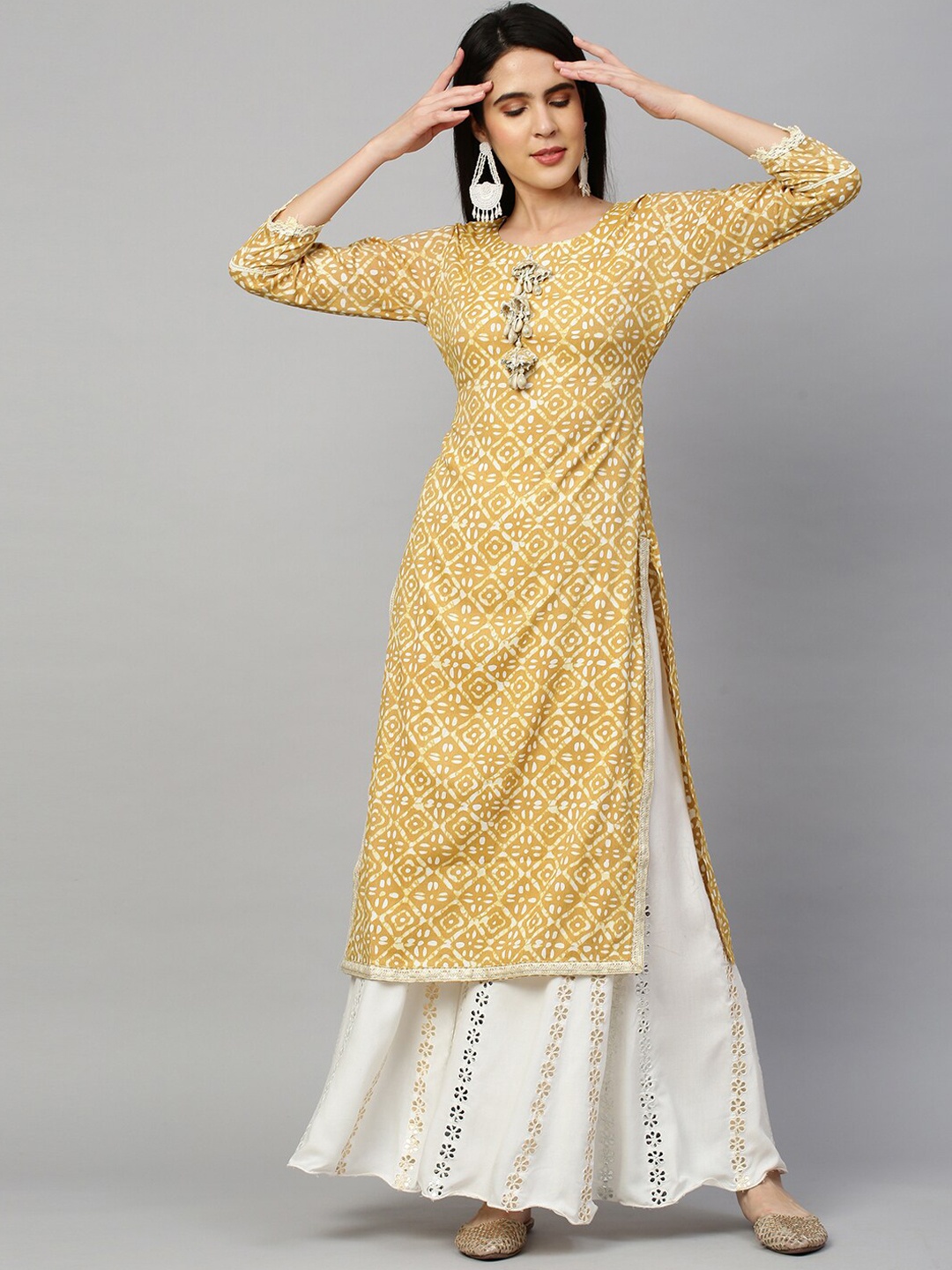 

FASHOR Women Yellow & White Geometric Printed Kurta