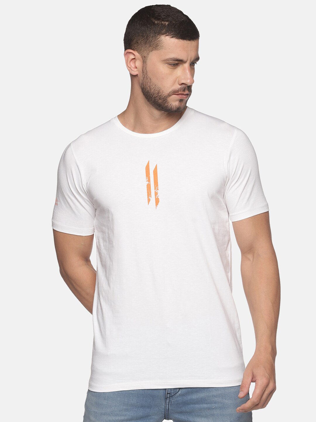 

ATTIITUDE Men White Typography Printed Dri-FIT Slim Fit T-shirt