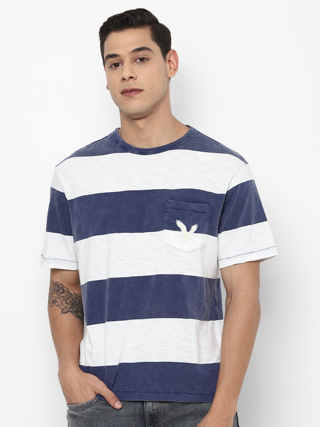

AMERICAN EAGLE OUTFITTERS Men Navy Blue Striped T-shirt