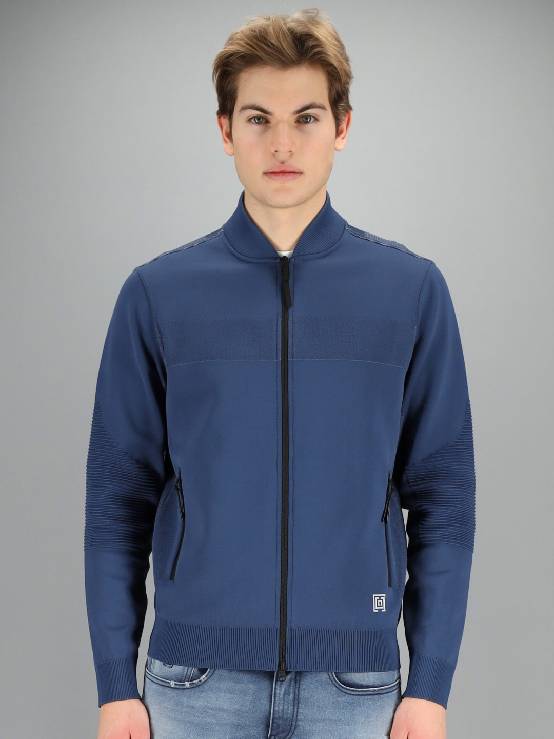 

FREESOUL Men Blue Sweatshirt