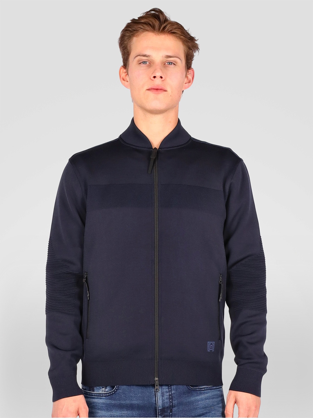 

FREESOUL Men Blue Solid Sweatshirt