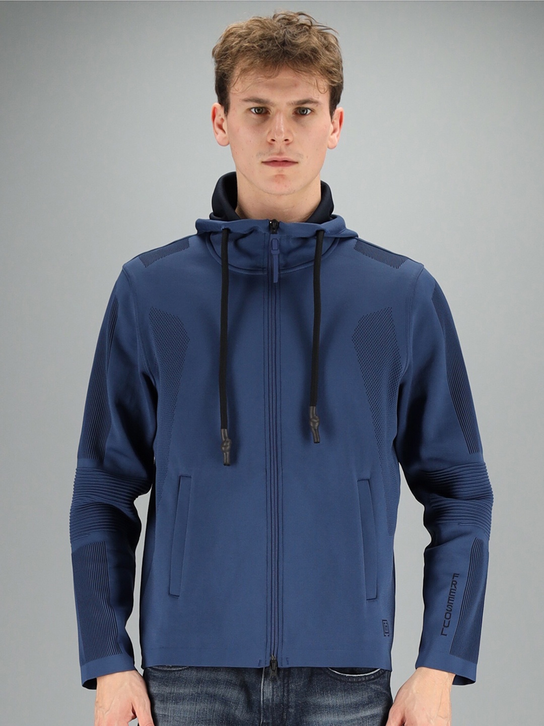 

FREESOUL Men Blue Hooded Sweatshirt