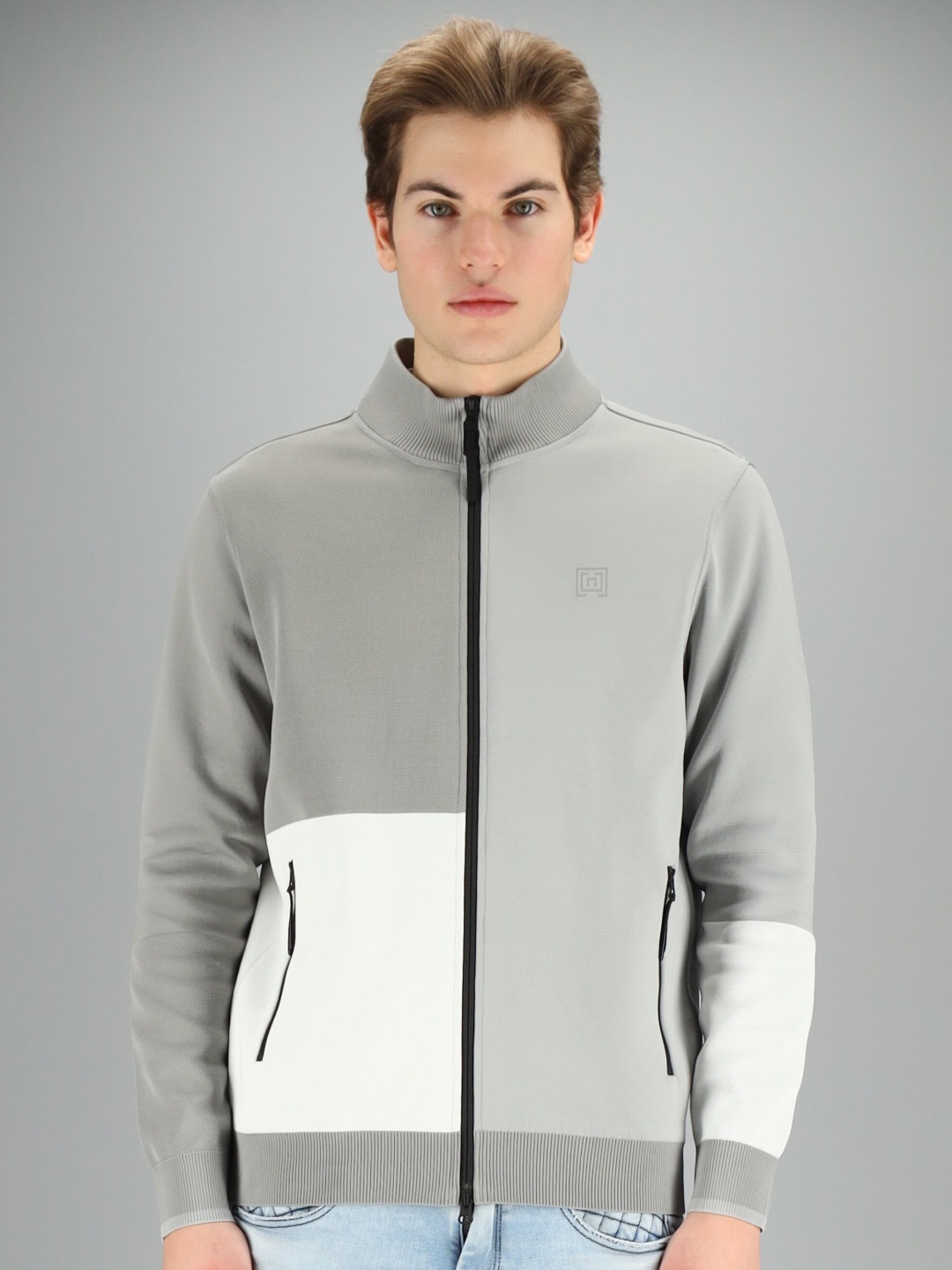 

FREESOUL Men Grey & White Colourblocked Sweatshirt