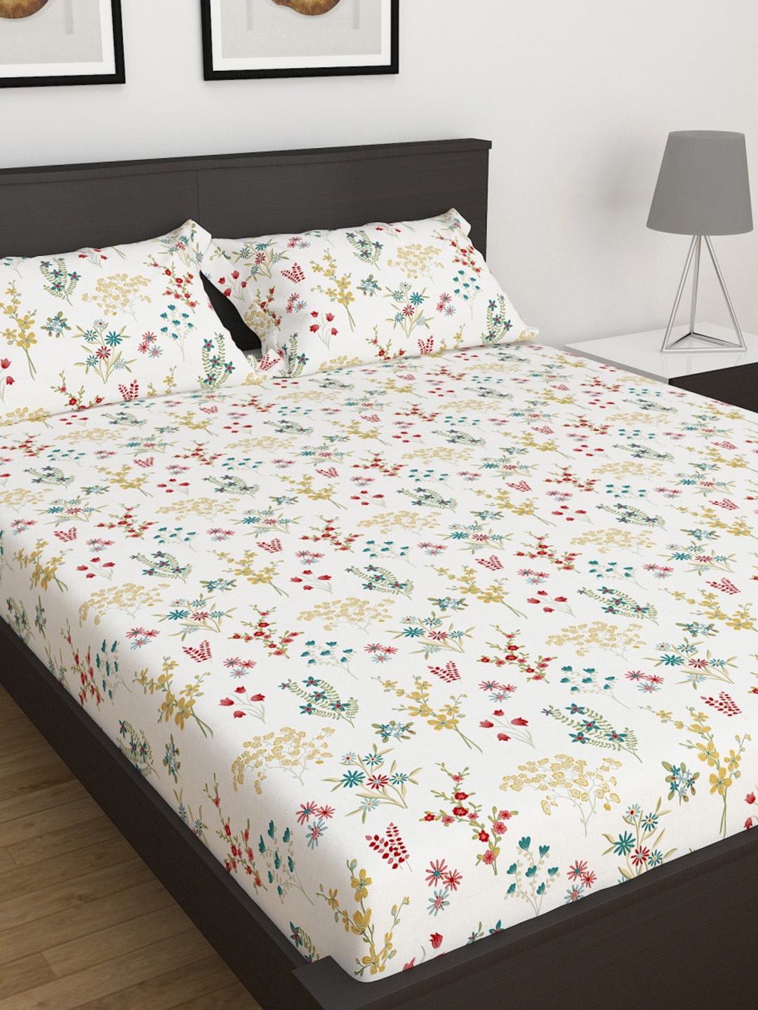 

Home Centre White & Yellow Floral 152 TC King Bedsheet with 2 Pillow Covers