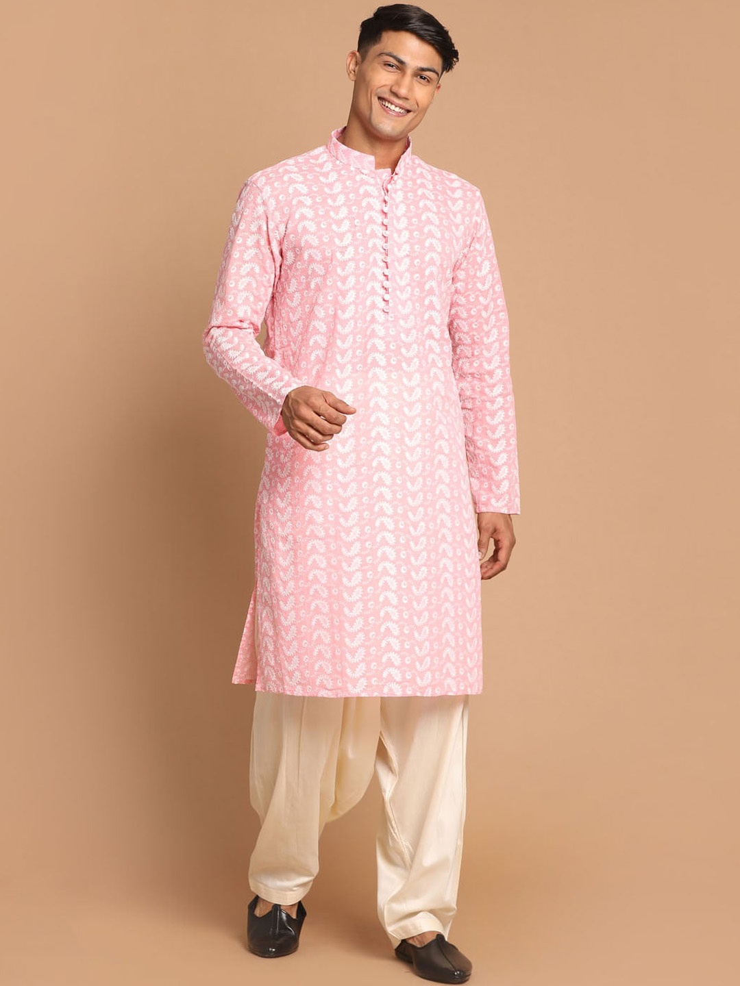 

VASTRAMAY Men Pink Embroidered Chikankari Pure Cotton Kurta with Patiala