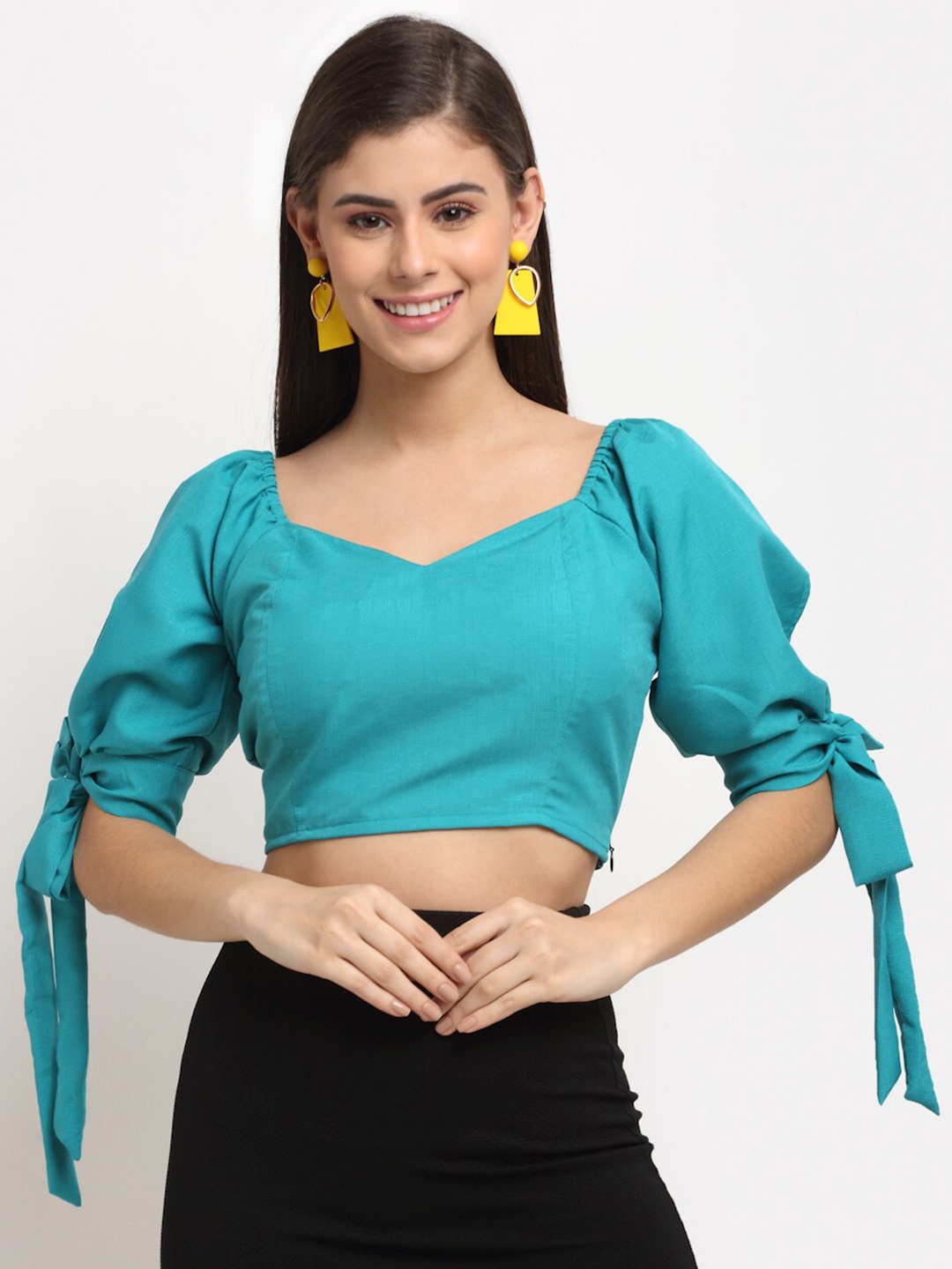 

ELEVANTO Turquoise Blue Sweetheart Neck Crop Top