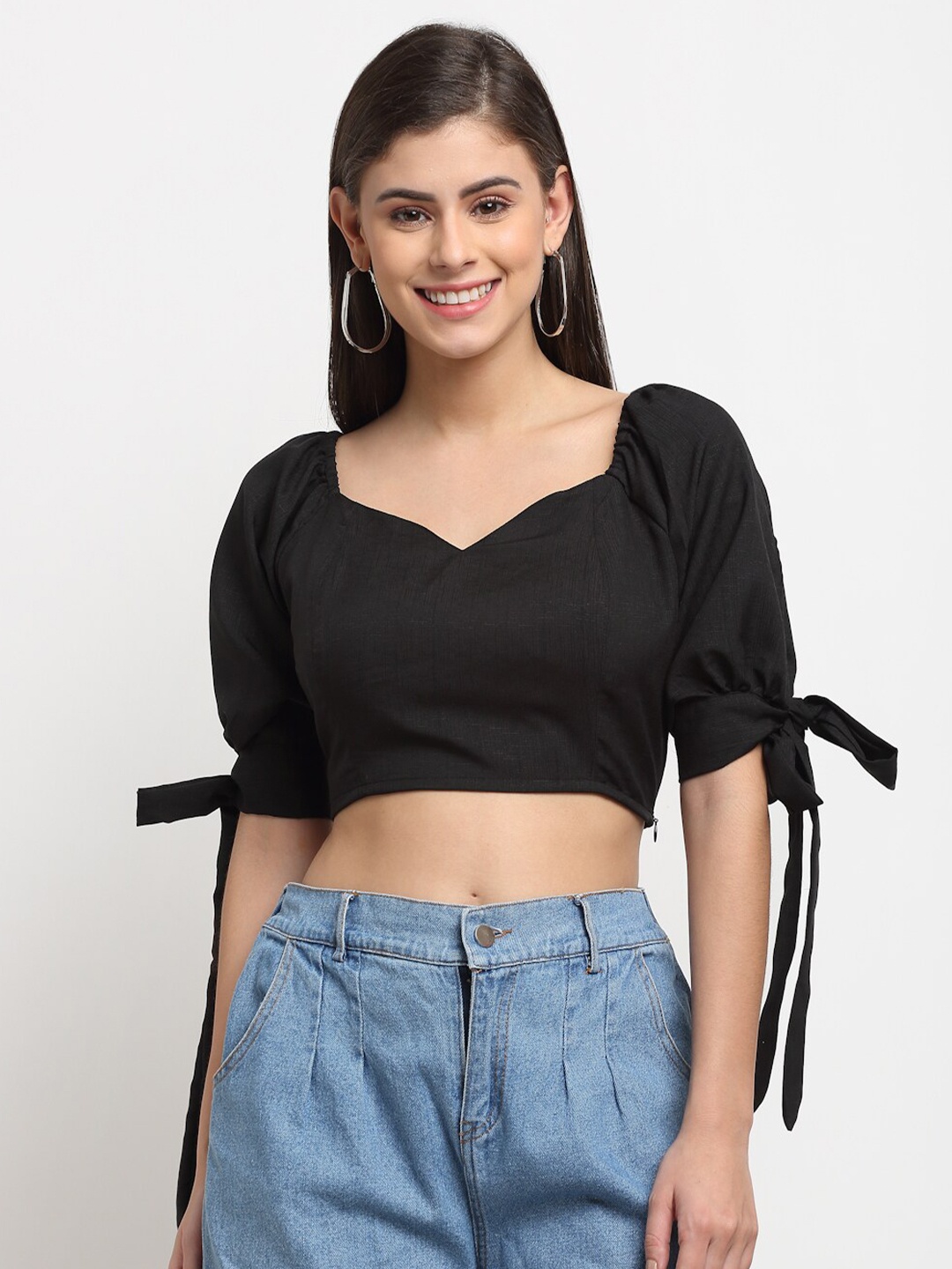 

ELEVANTO Women Black Sweetheart Neck Crop Top