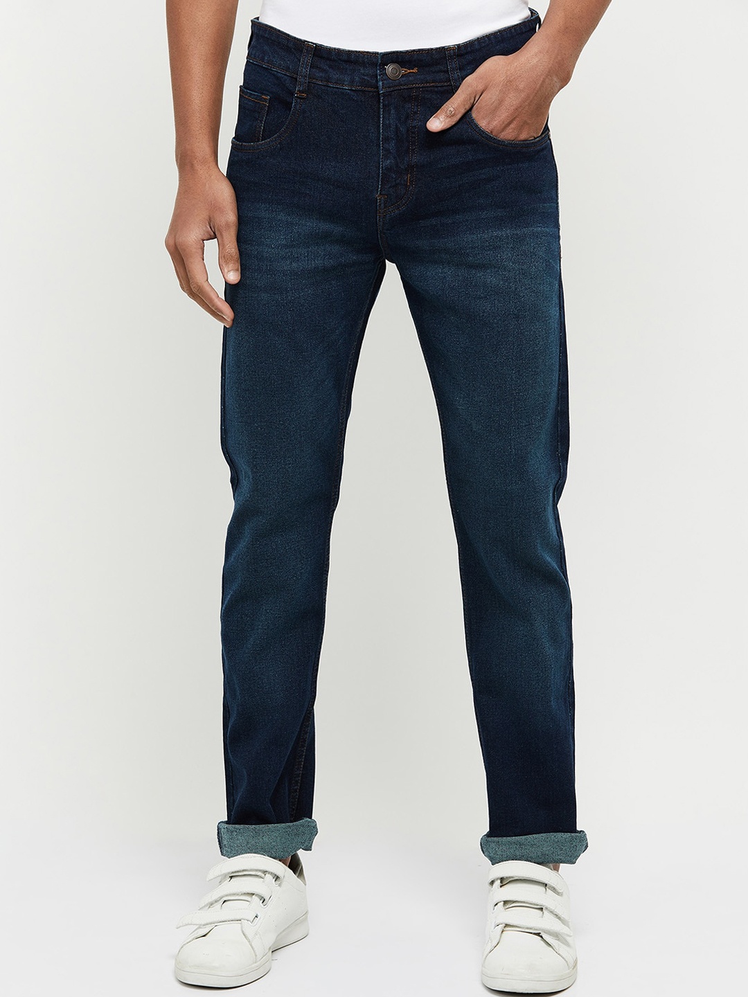 

max Men Navy Blue Light Fade Jeans