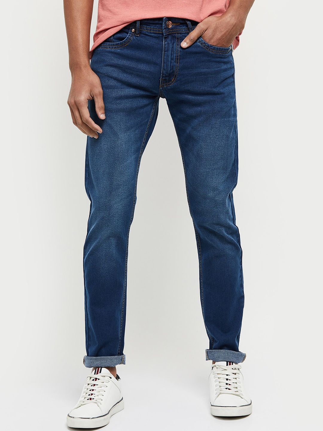 

max Men Blue Light Fade Jeans