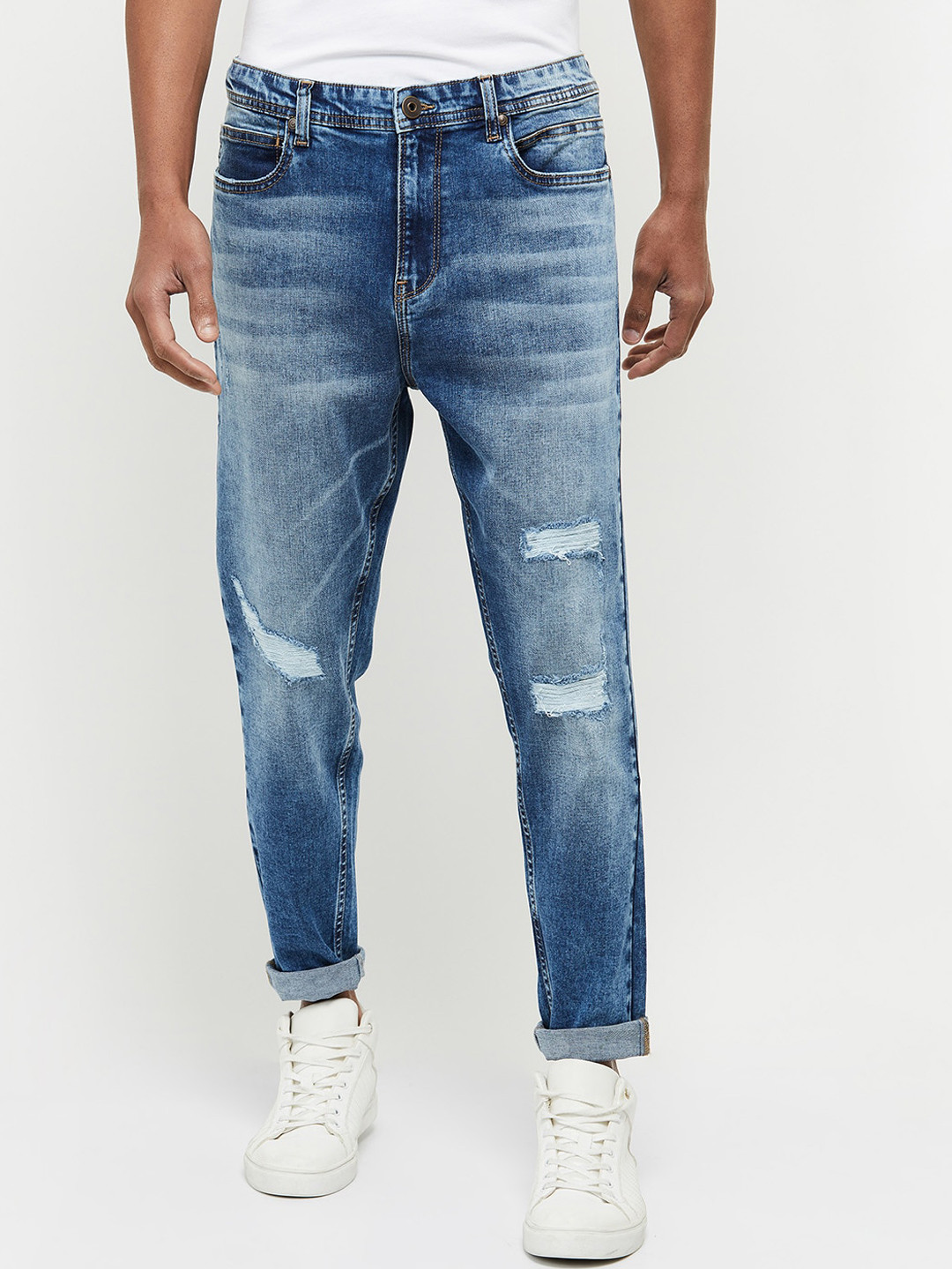 

max Men Blue Mildly Distressed Heavy Fade Cotton Jeans