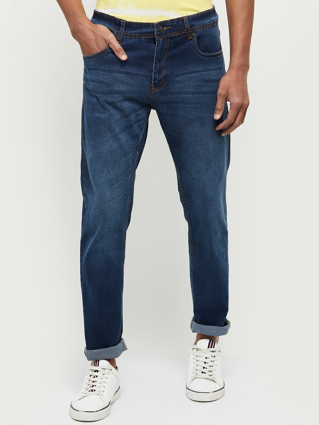 

max Men Blue Light Fade Jeans