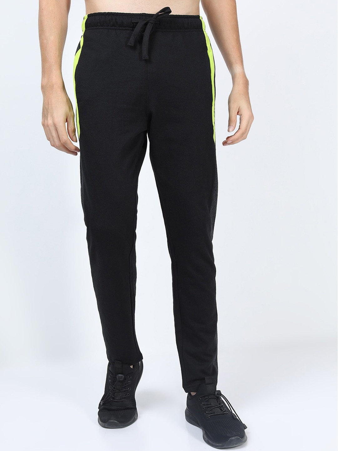 

HIGHLANDER Men Black Solid Slim-Fit Track Pants