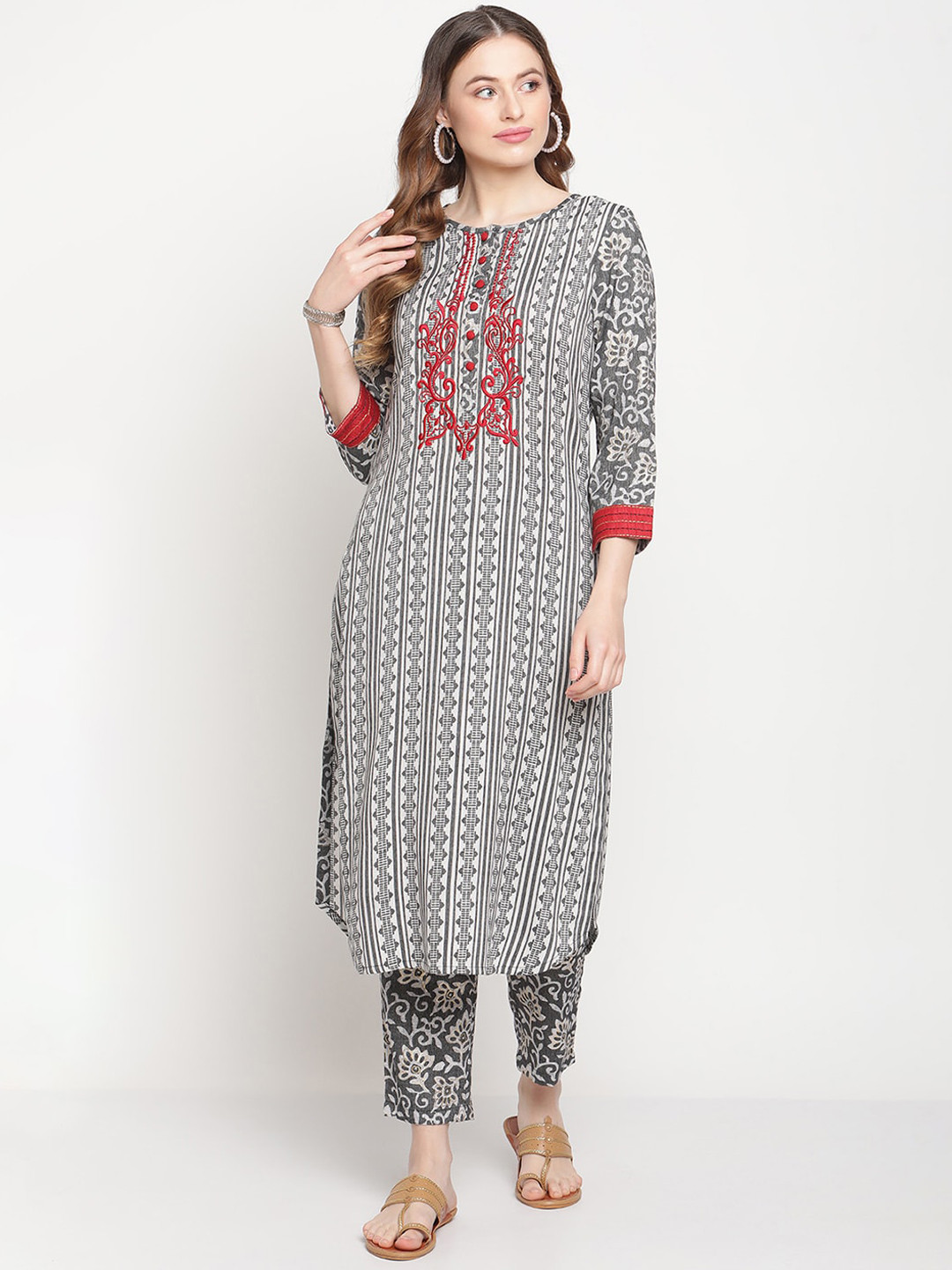 

Be Indi Women Floral Printed Straight Kurta with Trousers Set, Black