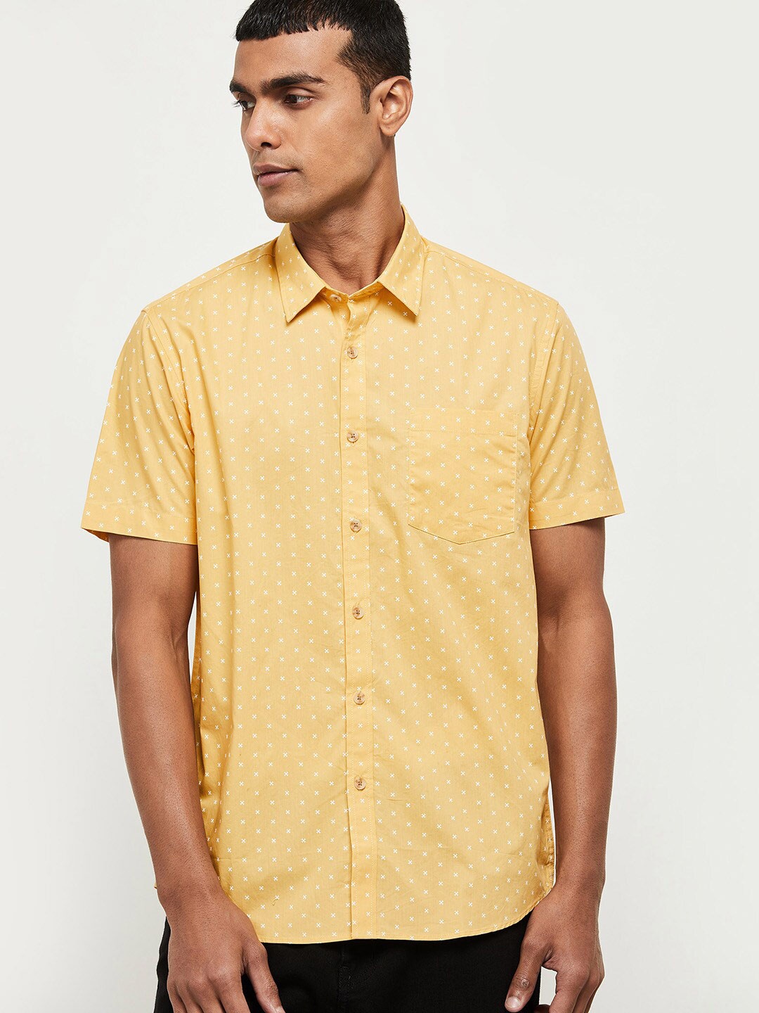 

max Men Yellow Printed Cotton Casual Shirt