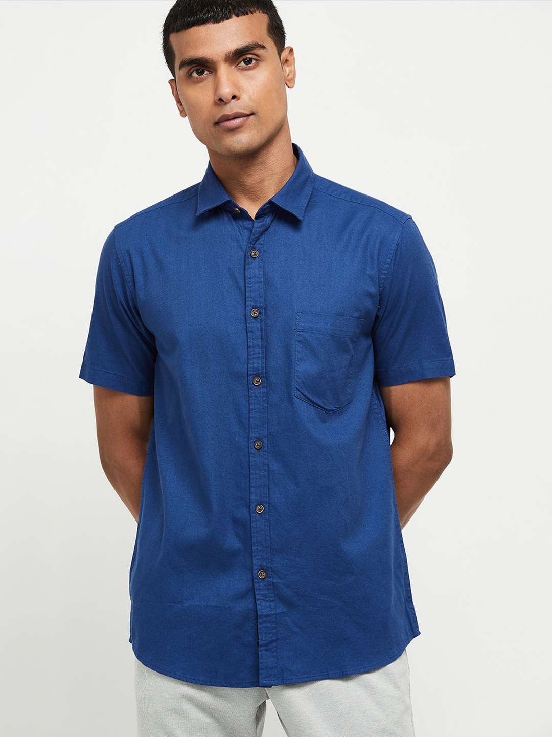 

max Men Navy Blue Pure Cotton Casual Shirt