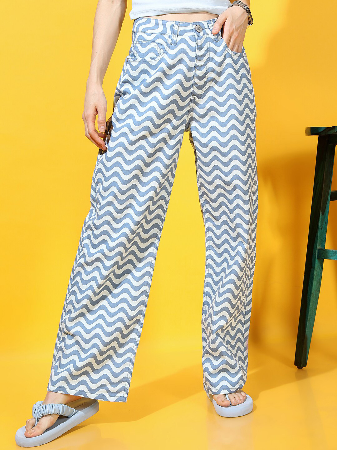 

Tokyo Talkies Women Navy Blue Geometric Printed Regular Fit Jeans