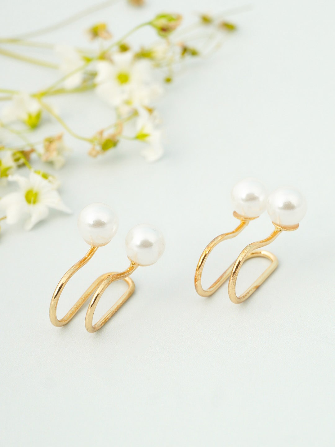 

Ferosh Gold-Toned Classic Pearl-Enriched Ear Cuff