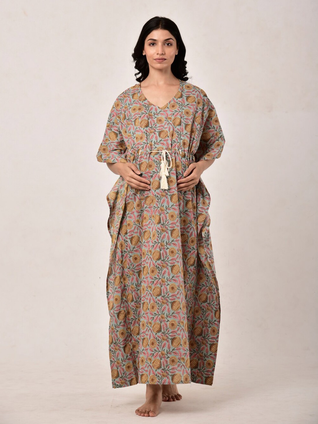 

Ikk Kudi by Seerat Grey Printed Pure Cotton Maternity & Nursing Kaftan Maxi Nightdress