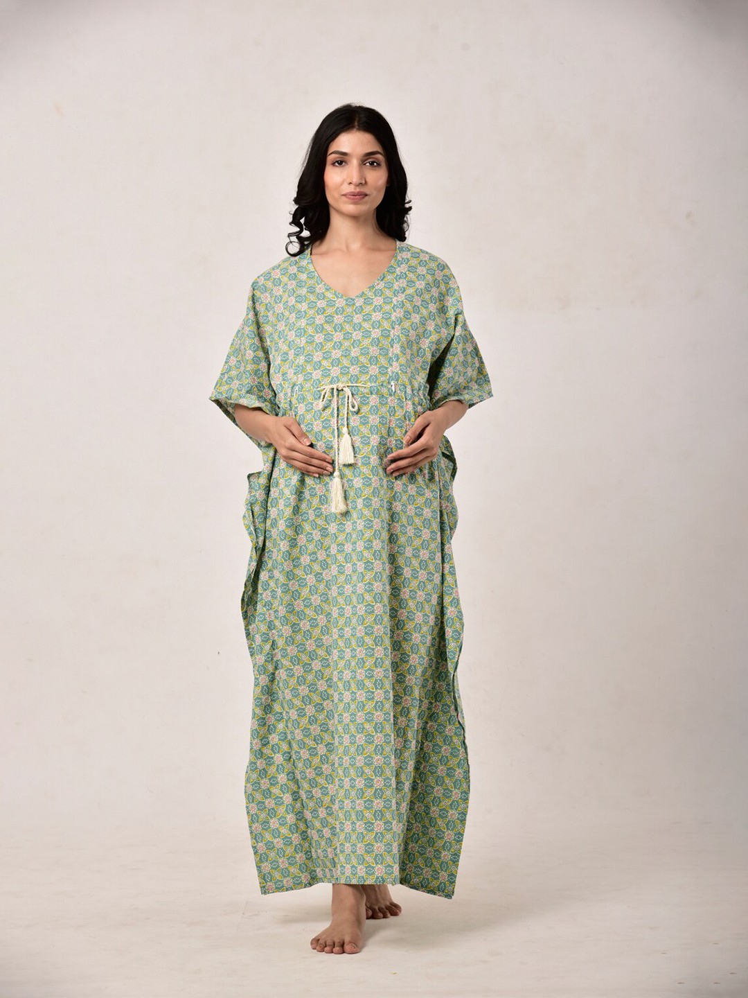 

Ikk Kudi by Seerat Green Printed Pure Cotton Maternity & Nursing Kaftan Maxi Nightdress