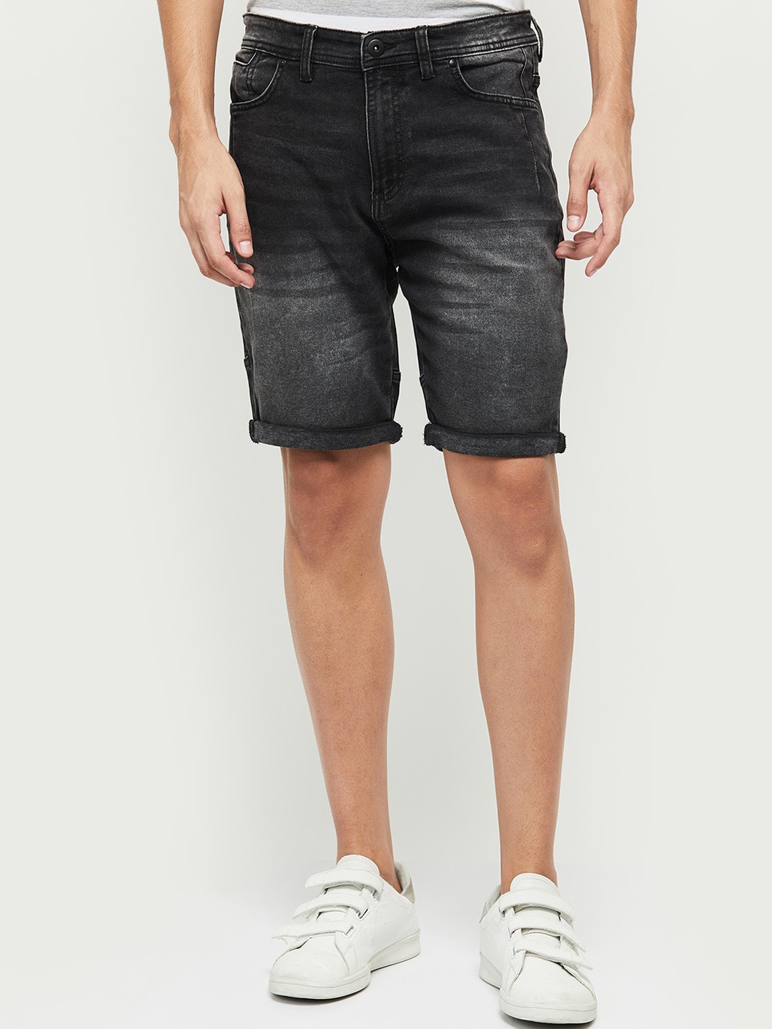

max Men Black Washed Denim Shorts