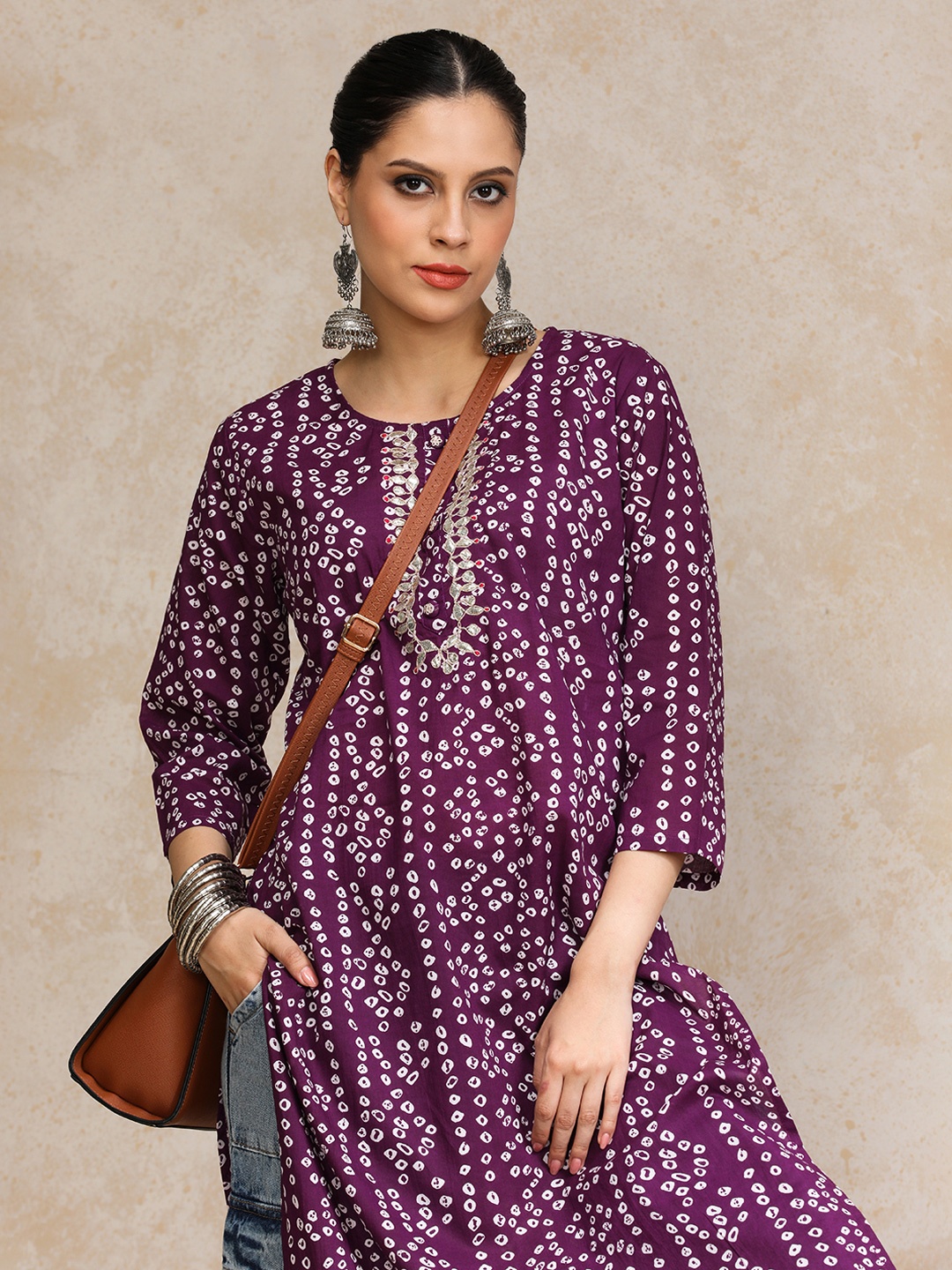 

Varanga Women Purple & White Bandhani Printed Pure Cotton Kurta