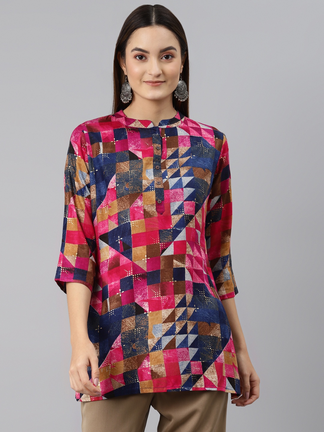 

MALHAAR Pink & Blue Geometric Printed Kurti