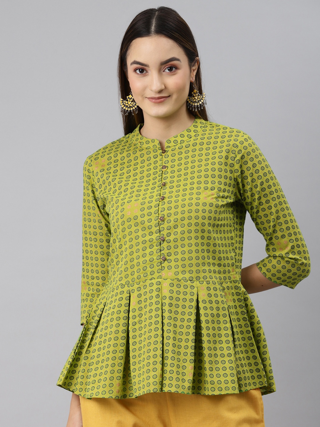 

MALHAAR Green Geometric Printed Pure Cotton Pleated Kurti