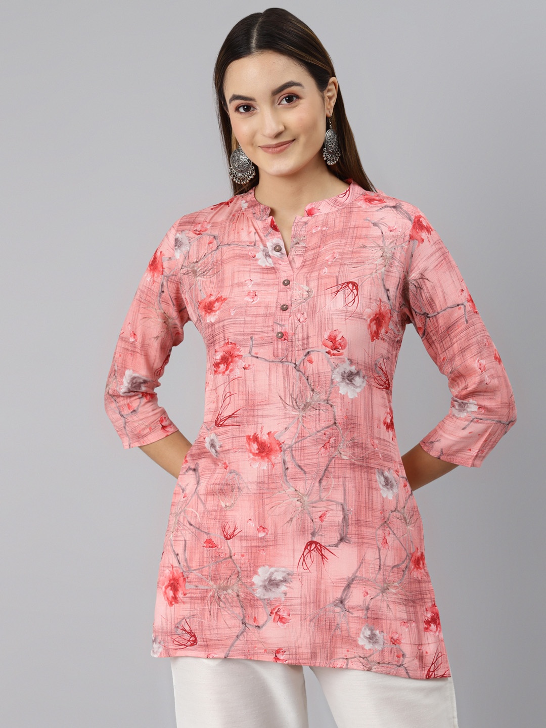 

MALHAAR Pink Floral Printed Kurti