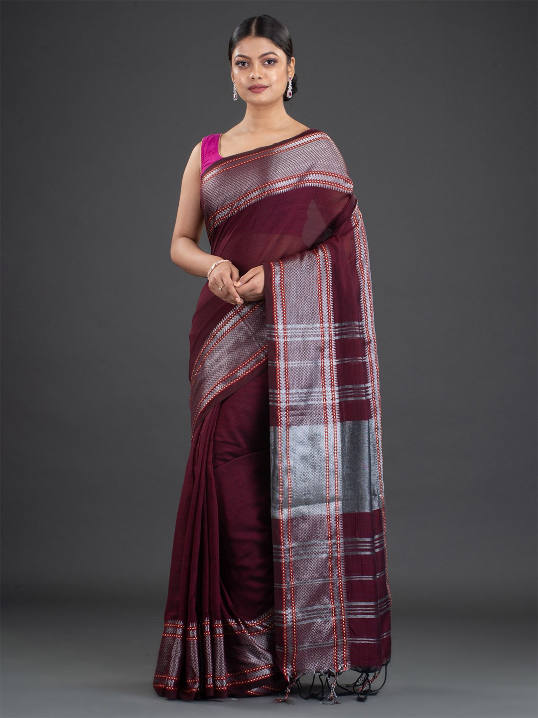 

Arhi Burgundy & Silver-Toned Pure Cotton Saree