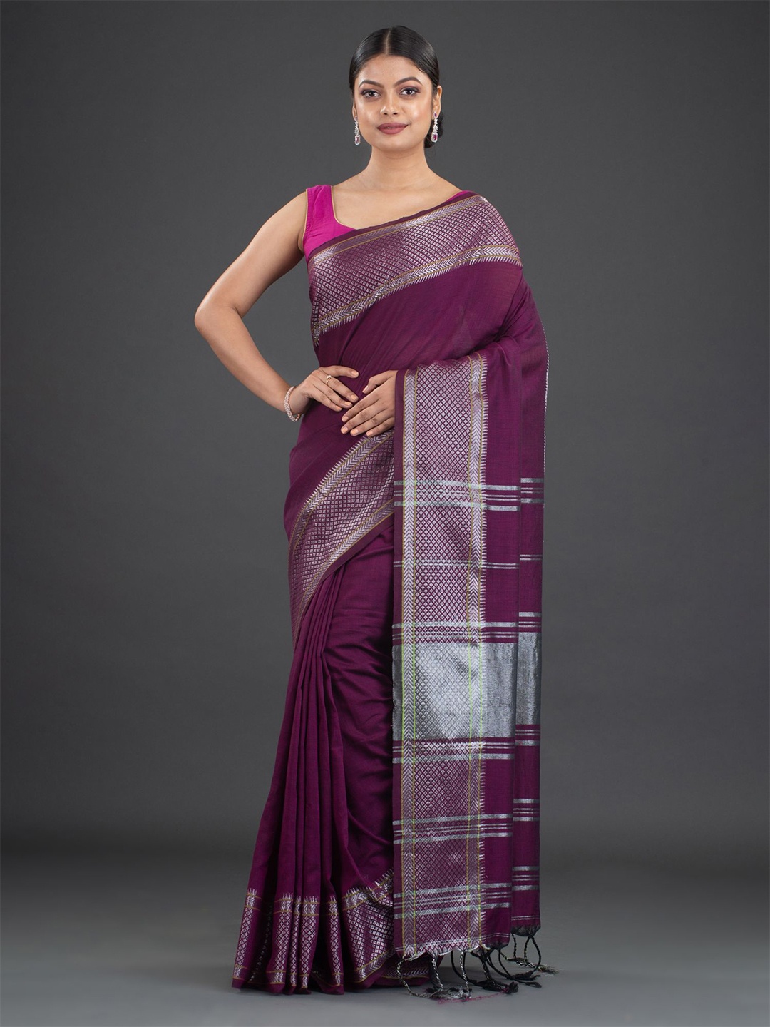 

Arhi Purple & Silver-Toned Pure Cotton Saree