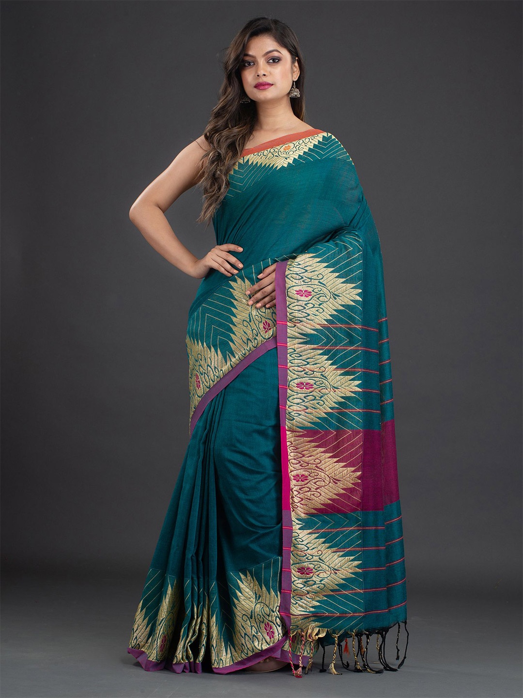 

Arhi Teal & Gold-Toned Pure Cotton Saree