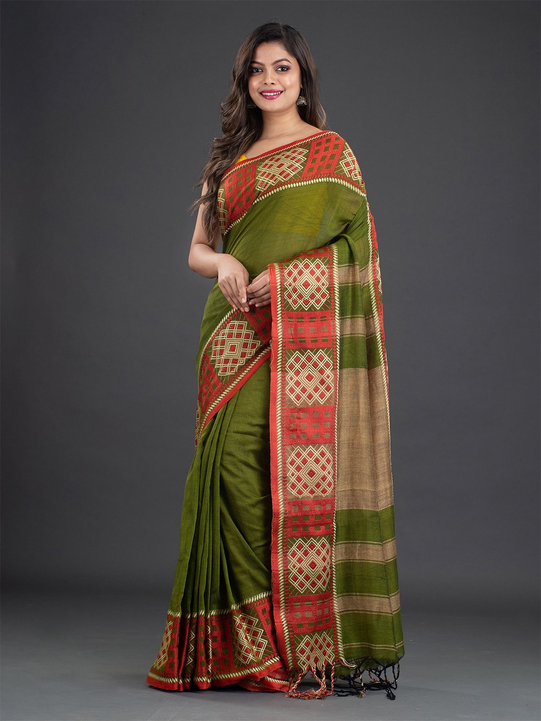 

Arhi Green & Red Pure Cotton Saree