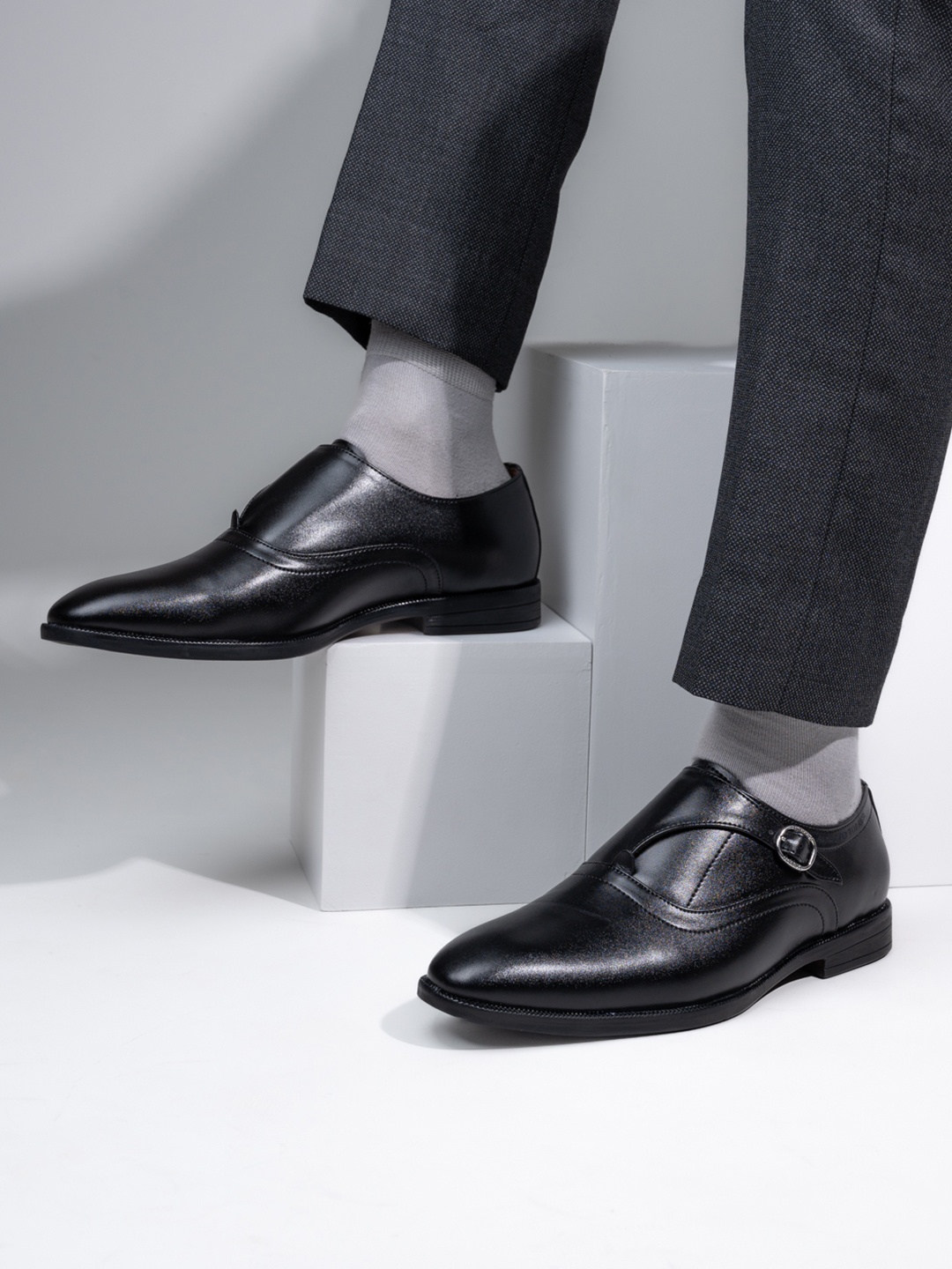

Alberto Torresi Men Black Solid Formal Slip-On