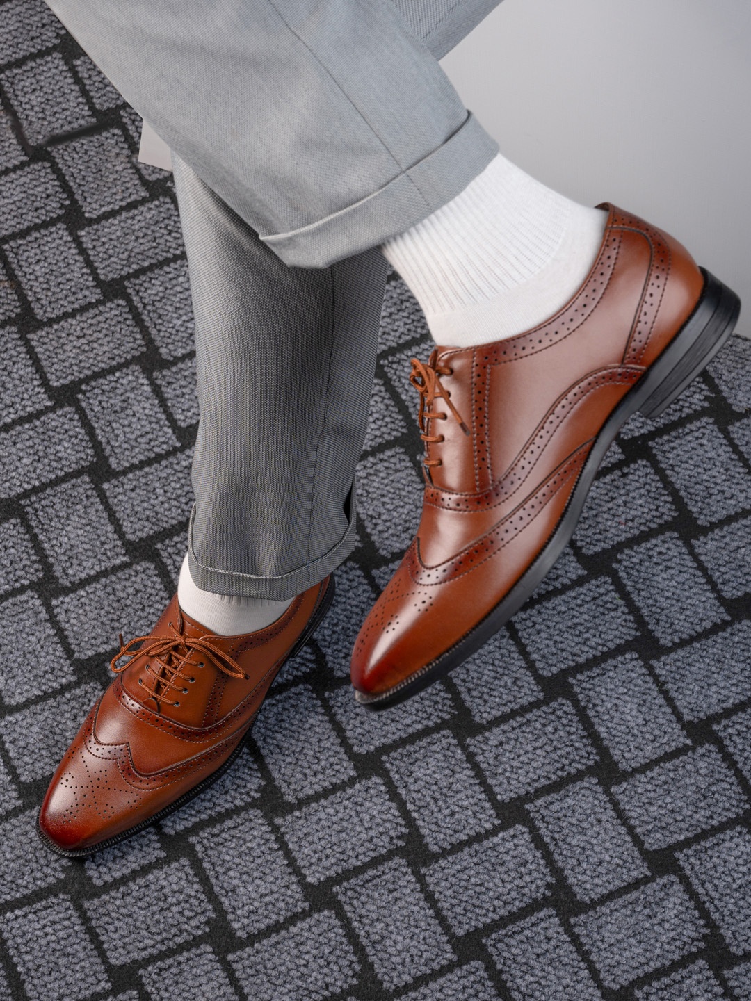 

Alberto Torresi Men Tan Brown Textured Formal Brogues